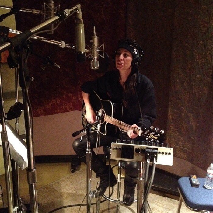 LindaChorney's tweet photo. @tunebubble @EastWestStudio @EastWestSounds recording the timeless @WhenISing
“no one can hurt me #WhenISing #GRAMMYs nominated weekend. #bigstory https://t.co/kAiBCDEXC1