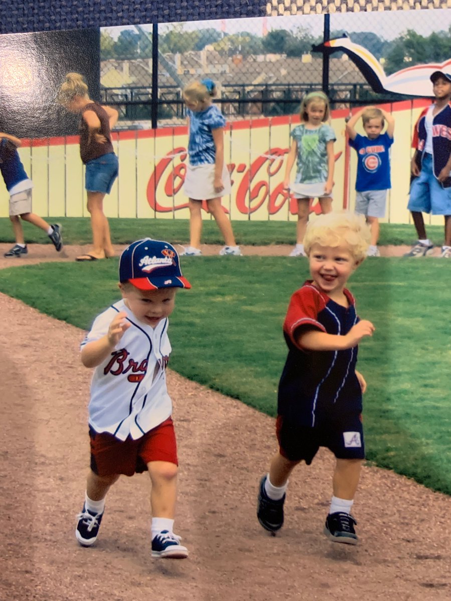 terriharofbells's tweet photo. Braves fans then and now!
#WorldSeries2021 #braves #boyjoy ❤️⚾️💙 https://t.co/HtPNFrEXri