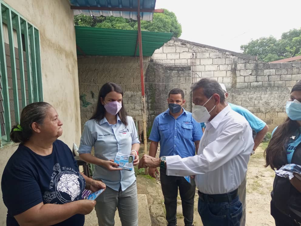 RamonGuevaraMRD's tweet photo. #03Nov Visita al sector la Conquista parroquia Rómulo Betancourt #ElVigía llevado nuestro mensaje de UNIDAD 👍🏻, con alegría y entusiasmo la comunidades nos reciben respaldan a la Mesa de la UNIDAD Democrática.
#DefendamosAMerida https://t.co/VcXJ9IFfts