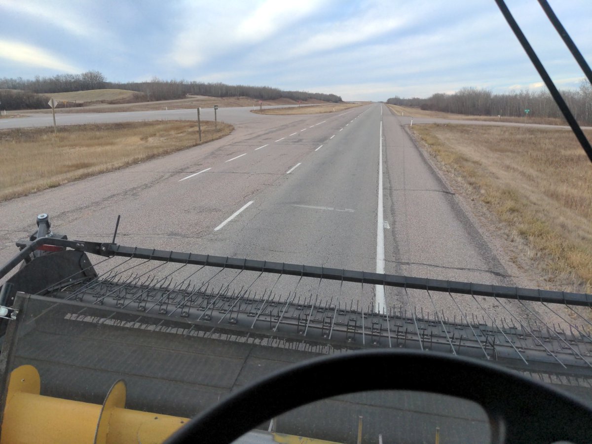 ranfurlyredneck's tweet photo. Sliding the old girl in to town for her yearly hospital visit on this beauty Nov day. Roadin' w/ my #LaddersOut Feel like a #rebel 🤣🤣 #farm365 #harvest21 https://t.co/n7hLHaX8au