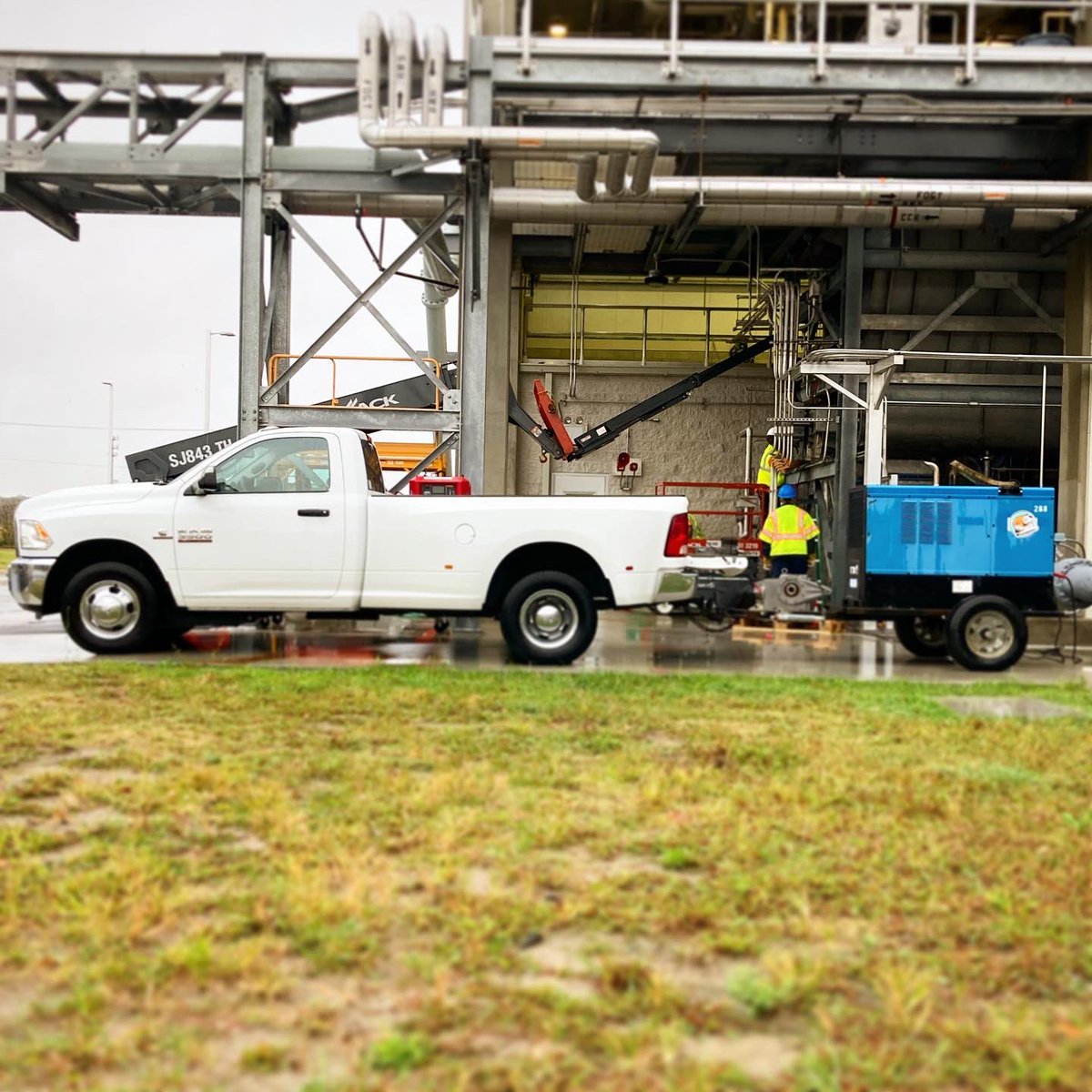 easternfrontinc's tweet photo. Shit plant life https://t.co/L2anBxHqGj