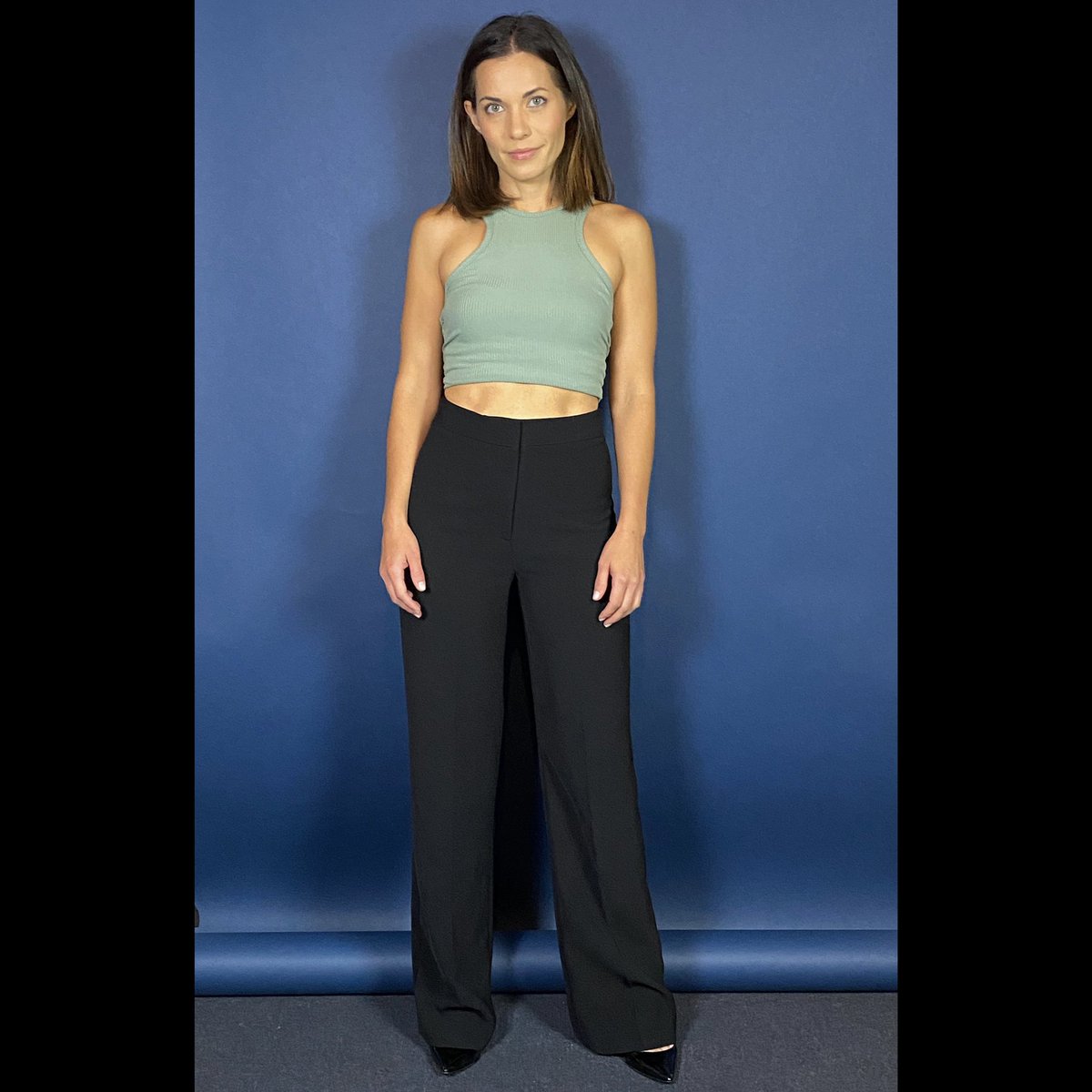 Moctress's tweet photo. The look when you have to play “professional” and “athletic” at the same time.
#fullbodyslate #actorslife #selftapelife https://t.co/WW8R4DHzVI