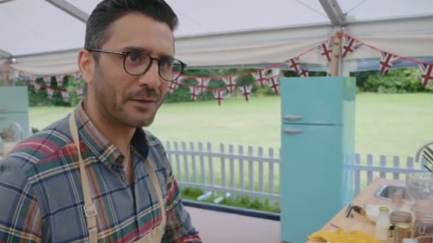 LauraNadiaHunt's tweet photo. “What’s your sexuality?” Chiggs De Niro in glasses. #gbbo #chiggs https://t.co/4YdlPK5nf7