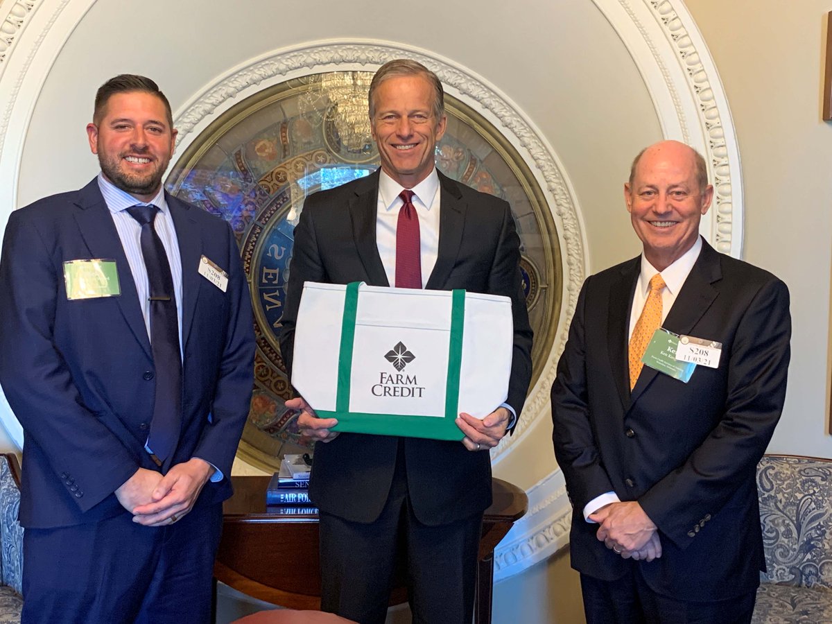 FCSAmerica's tweet photo. Thank you @SenJohnThune for your time today to discuss the needs of the ag industry with @AgriBank_FCB Board Chairman Nick Vande Weerd and our EVP Ken Keegan. #FarmCreditFlyIn https://t.co/LJcPZd4rzc