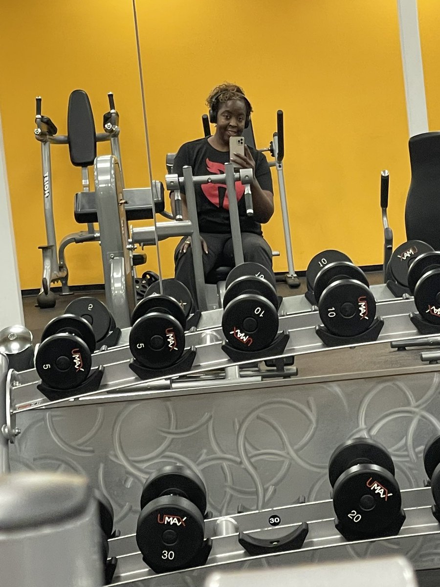 CgossM's tweet image. Real grit movement today!! #wellnessjourney #Hatethecold #StayedtheCourse