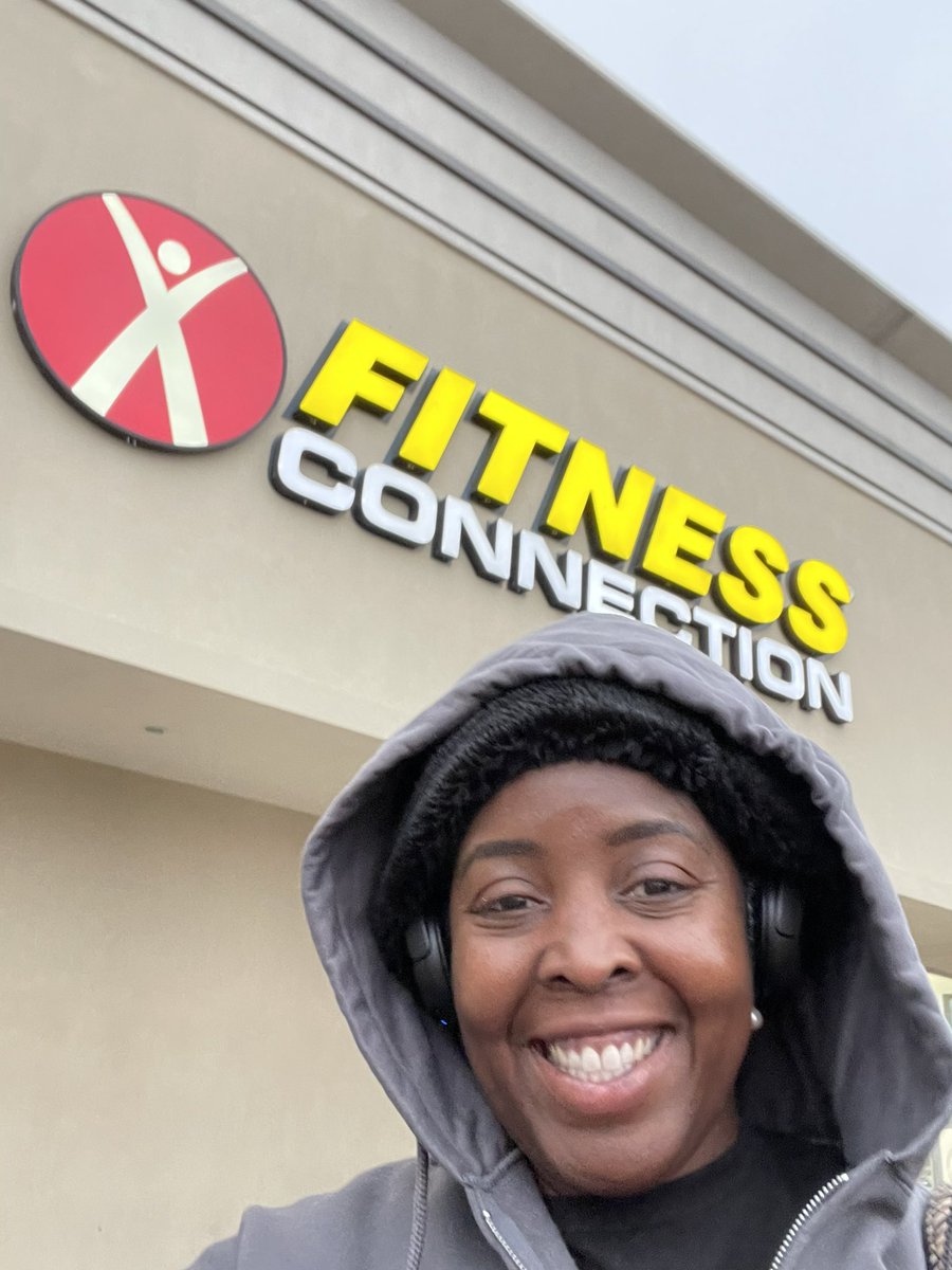 CgossM's tweet image. Real grit movement today!! #wellnessjourney #Hatethecold #StayedtheCourse