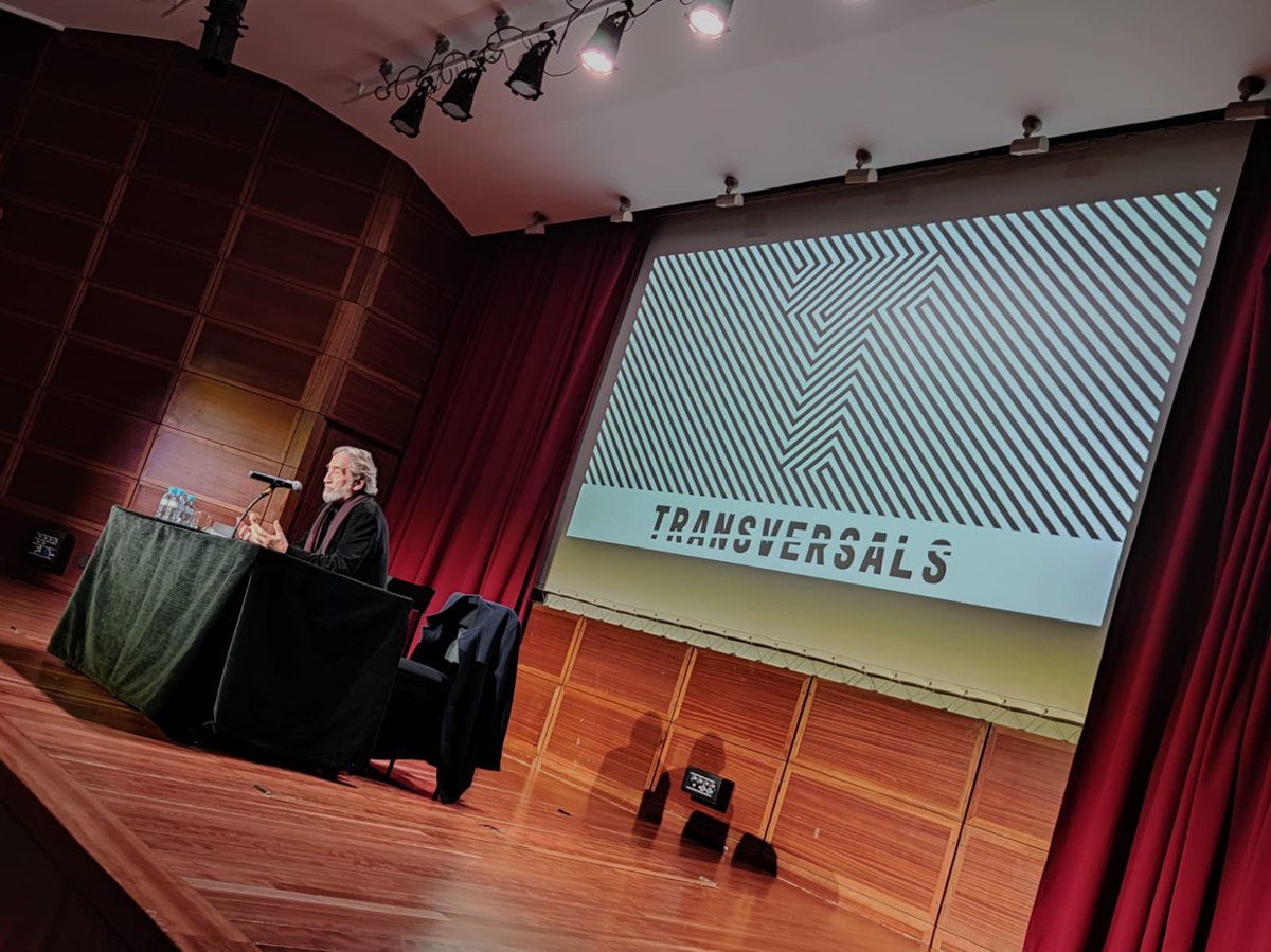 comuee's tweet photo. 👏🏼👏🏼 Gràcies al mestre Jordi Savall per una vetllada musical del més alt nivell i per una xerrada prèvia interessantíssima.

🔵 #Transversals ha estat, en aquesta primera edició, una finestra a la cultura i a la interacció d'altíssim nivell.

☝🏼 Ja treballem en una segona edició! https://t.co/u83gncfAPs