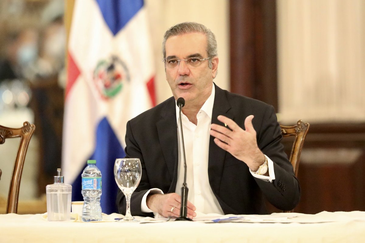 PeriodicoHoy's tweet photo. #OpiniónHOY Fallido e inexplicable intento de reforma fiscal https://t.co/0UjVTsTP6z Por: César Pérez
#LuisAbinader #ReformaFiscal #IntentoFallido #PeriódicoHOY #HOYDigital #ElHOY https://t.co/USEJMGYmWH