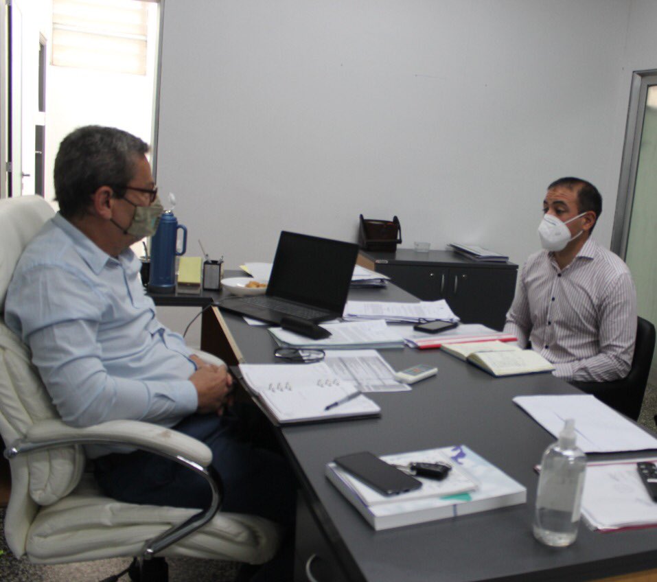 Mantuve una reunión con el Ministro de <a href="/EducacionChaco/">Educación Chaco</a> de la provincia Aldo Lineras abordamos varios temas de una agenda en común.
✔️Institucionalización de la Escuela de Formación Profesional.
✔️Instituto de Educación Superior.
✔️Mobiliario y Equipamiento para las Instituciones.