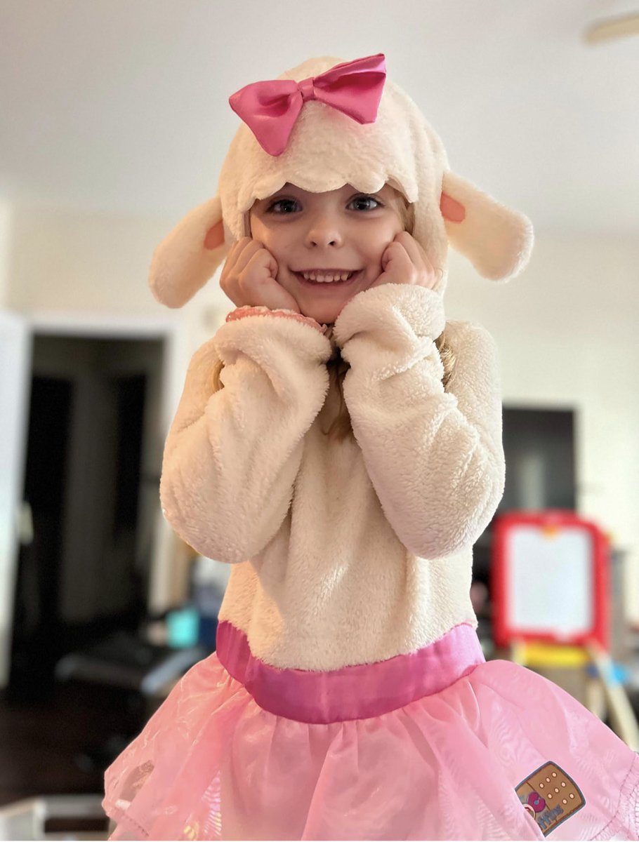 Because sometimes we just need a cuddle… Thank you Riley! ☺︎ xo ♡ #lambie # docmcstuffins, image size:910x1200