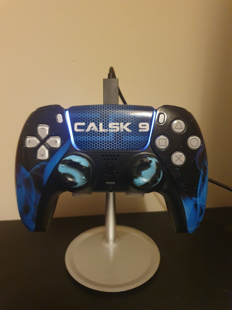 CALSK_9's tweet photo. I mean, there's no words needed here! 🔥😍

@ConQGamingShop #controllergoals https://t.co/UwiVoRg5YM
