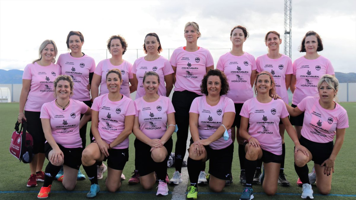 Lo hemos vuelto hacer !! Madres Escuela Fútbol Jumilla en la lucha contra el cáncer .Recaudación 1300 Euros y demostrar  que la mujer no tiene edad para este deporte .
Algún club de la Región anima a sus madres para seguir creciendo ??<a href="/ffrm_es/">FFRM</a> @futfemprof