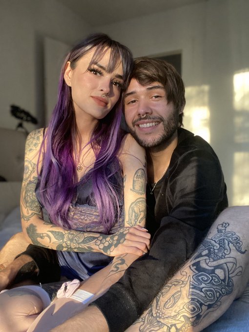 @LittleHollyBeth I love this lady. &hearts;️&hearts;️&hearts;️💦💦🥵 https://t.co/bjsT1IMs5K<a class="tags" href="/tag/littlehollybeth">@littlehollybeth</a><a href="/tag/mvsales"class="tags"><span>#mvsales</span></a><a href="/tag/mvboys"class="tags"><span>#mvboys</span></a>