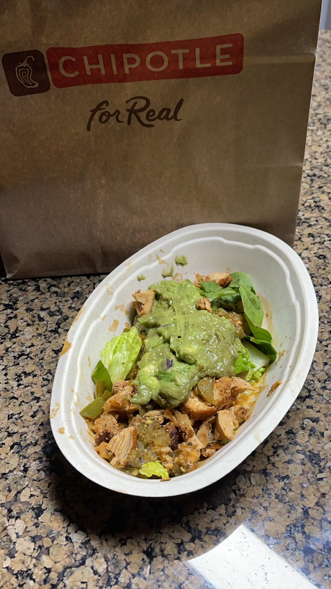 klwike's tweet photo. @ChipotleTweets Where is the rest of my Paleo Salad bowl? Better question, where’s the salad? https://t.co/g5F7Vu0EkP