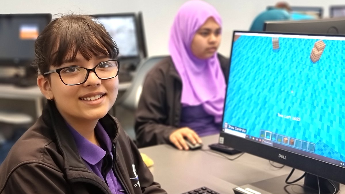 chchLibLearning's tweet photo. Great to see more wahine ākonga getting involved in #STEMeducation on this Matauranga - Voyagers kaupapa with @ImpactedNZ and Te Waka Unua kura at local #library. Once again #Minecraft helping engage. @nosefairy @GCSNinAction @Makerspaces_com @bugblokenz  #WomenInSTEM https://t.co/6waZCN9jfe