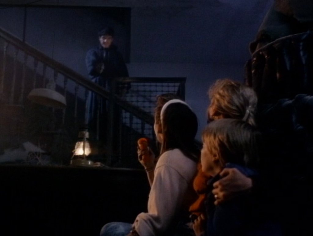 “I’m a doctor, Tom, not a drugstore.” It's not Dr. McCoy but a character in Family Reunion (1989), directed by Michael Hawes, the writer of One Dark Night. My appreciation: senselesscinema.com/2021/10/family…