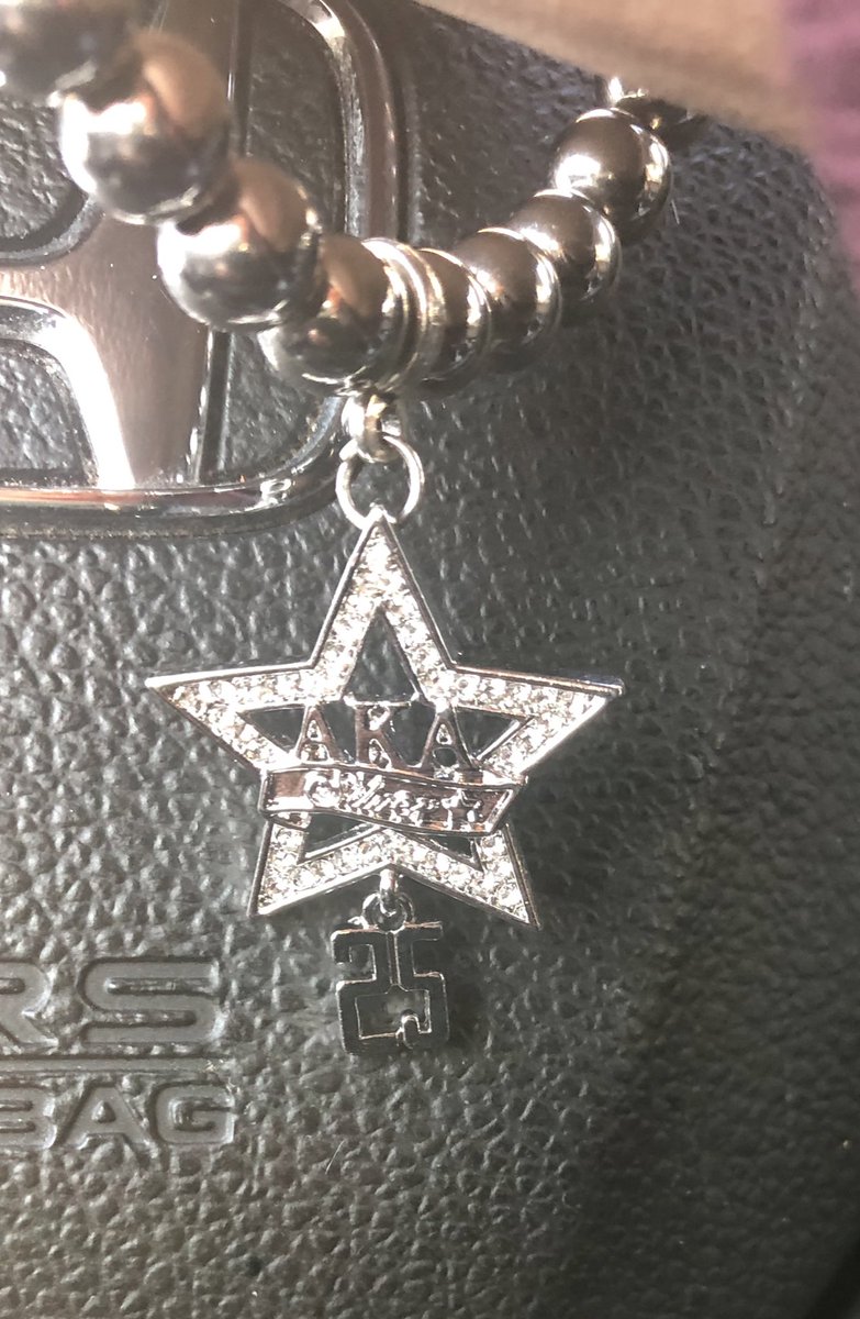 erikka2ks08's tweet image. I can not believe 25 years have passed since we got our pearls!!! 💗💚💗💚 Today I celebrate 25 years of uninterrupted active membership. #AKAversary #Fall96 #LambdaMu #MiamiUniversity