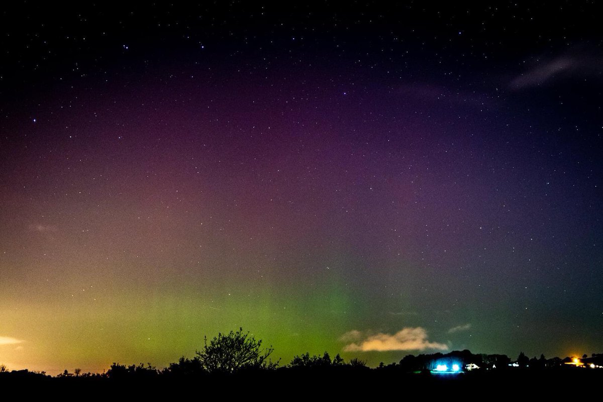 Jason_Murphy73's tweet photo. Aurora on display tonight at Dundrod @barrabest @angie_weather @WeatherCee @love_belfast @coolfm @BelTel @Aurora_ireland @aurorawatchuk #aurora https://t.co/7udgeyWAqQ