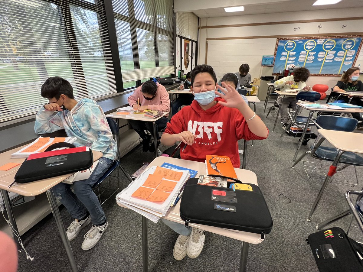 When instructional coaches, ELA and EL teachers collaborate together to support students- wonderful things can happen. Students were productively analyzing their characters on post it notes. #oneness @CSJHWildcats <a href="/MollyCa00070594/">Molly Carney</a>