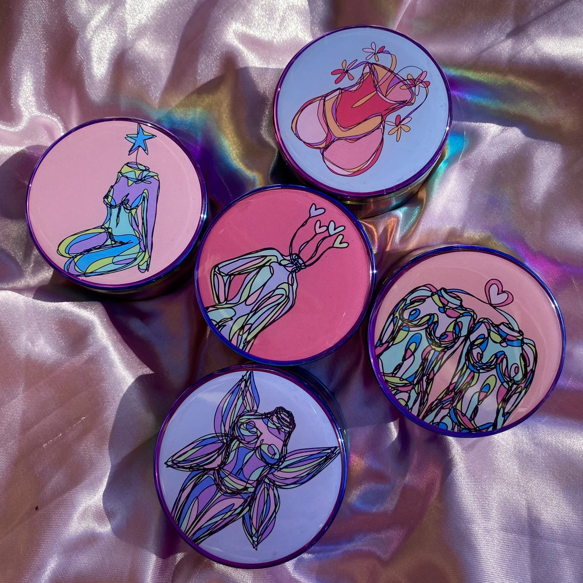 alilpickle's tweet photo. hi i’m a full time artist &amp; my small biz is my baby! pls retweet to help spread my work :’) https://t.co/lqkGDoorfh
