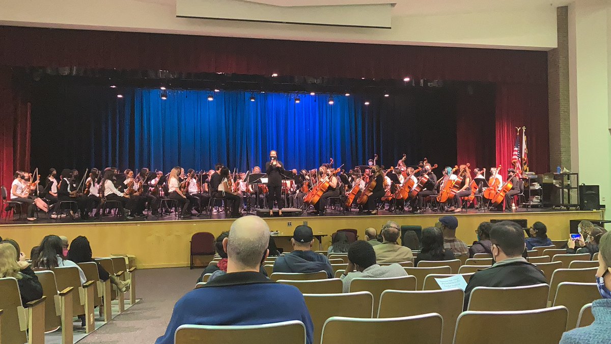 FRESOrchestra's tweet photo. @Hammond_Orch Music Feeder concert! So excited to hear a LIVE performance!!! @HaHSMusicBoosts @PVMSMusic https://t.co/od9WAjjK2L