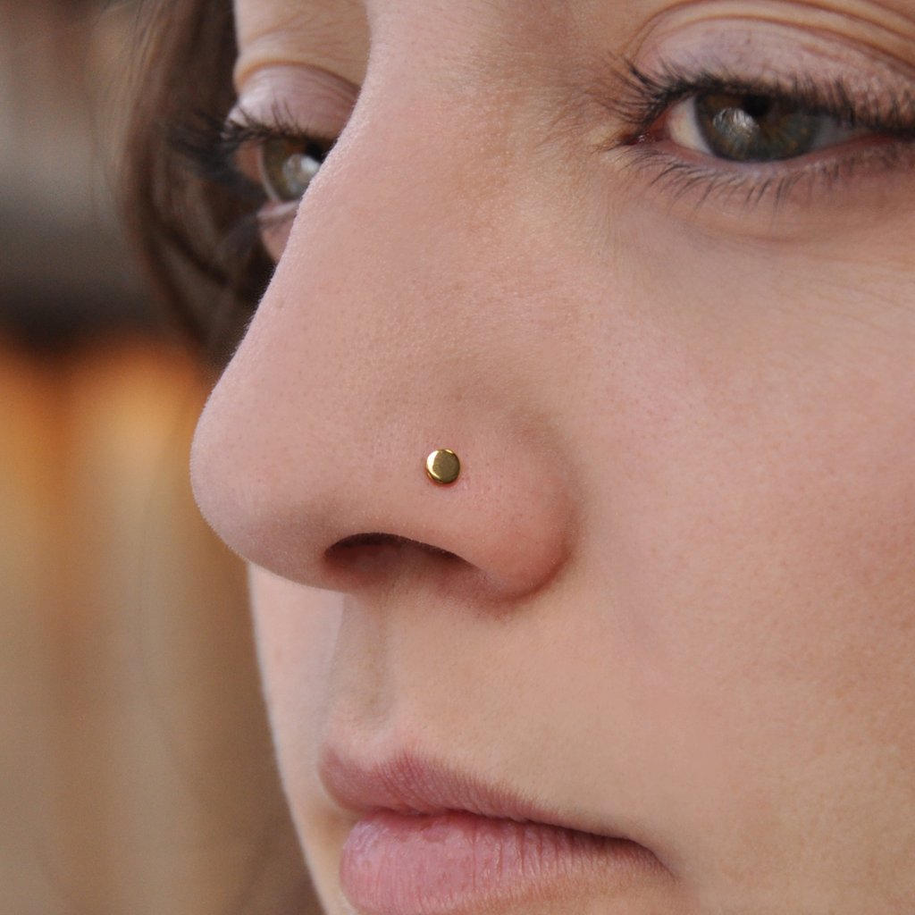 SolandVenus's tweet photo. Looking for a classic, gold nose accessory? 💛🌿
https://t.co/9uF9UryhdG
#nosepiercing #classicaccessories #minimalist https://t.co/SMIZycHwwL