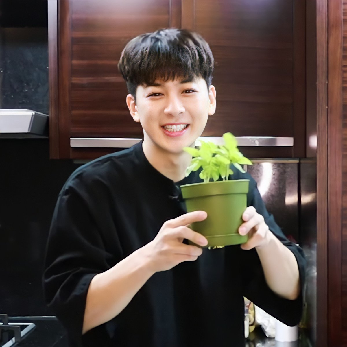 gnani020794's tweet photo. It's Songchelin Day today ~ ✨🤗

#iKON #아이콘 #YUNHYEONG #송윤형 @sssong6823 @YG_iKONIC https://t.co/ZfpE9pdvgd