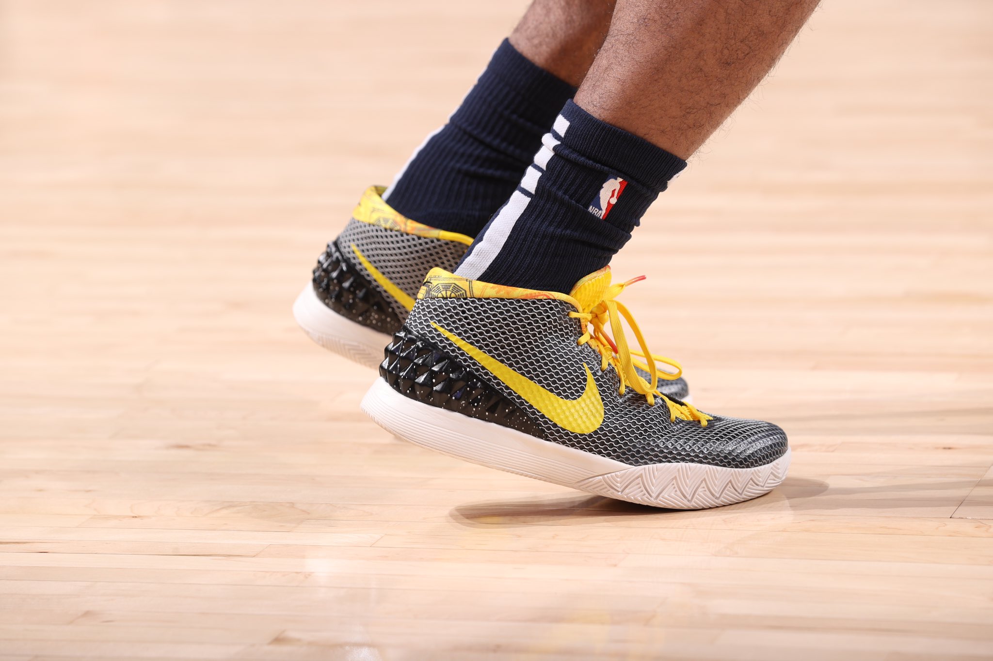B R Kicks on X JaMorant in the Nike Kyrie 1 tonight https t TJUcZSXCS4 X