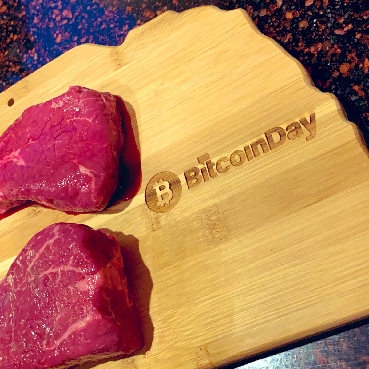 bitcoindayio's tweet photo. Cutting Board Giveaway at Bitcoin Day Kansas City THIS SATURDAY!! 
Steak fits the board, checks out . 
🥩🥩🥩⚡️⚡️⚡️🌋🌋🌋
#BitcoinDay #Bitcoin #BDKC https://t.co/3ow0Tf0aYD
