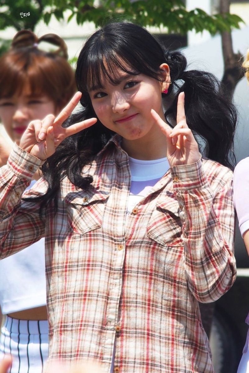 TWICHILDTWT's tweet photo. Agarre mis mejores prendas para venir derechito al #UNIQDB y poder disfrutar por primera vez del #EOEOwUNIQ , ¡felicidades por su debut bebés, les deseo mucha suerte en su carrera!

𝖑𝖎𝖙𝖙𝖑𝖊 𝖇𝖗𝖎𝖌𝖍𝖙 𝖘𝖙𝖆𝖗 🌸 𝘕𝘦𝘧𝘦𝘳𝘦𝘵 https://t.co/hYv0WSqzOA