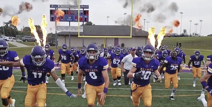ParrisKyler's tweet photo. After a great conversation with @BrettGuminsky , I’m excited to receive an official scholarship offer to play football with @BU_FootballTN        🟣🟡                                                               @Drew_Akins @harvey_taylor09 @B_Braun50 @FB_Recruting_WV https://t.co/7Tzdjq849Y