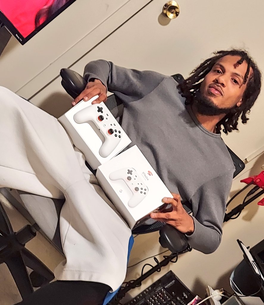 Sharp_Sheets's tweet photo. @GoogleStadia it has arrived!! ๐ค๐พ
Connected & ready to go!! ๐ฎ
#stadia #stadiaarmy #PapaPringleX https://t.co/b0YuECWWMa