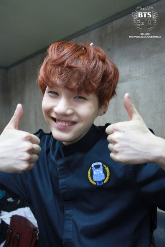 dboy93g's tweet photo. @robIoxianos YOONGI SONRIENDO https://t.co/ZFApOAy3fK