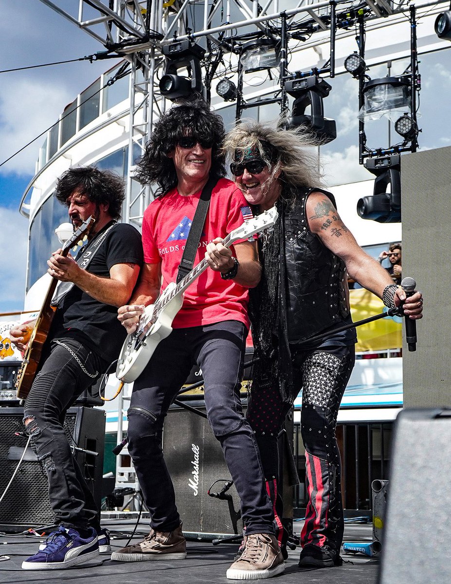 tommy_thayer's tweet photo. Just got home from KISS Kruise X, what a week!! Photos @willbyington https://t.co/5dfieXKw0x