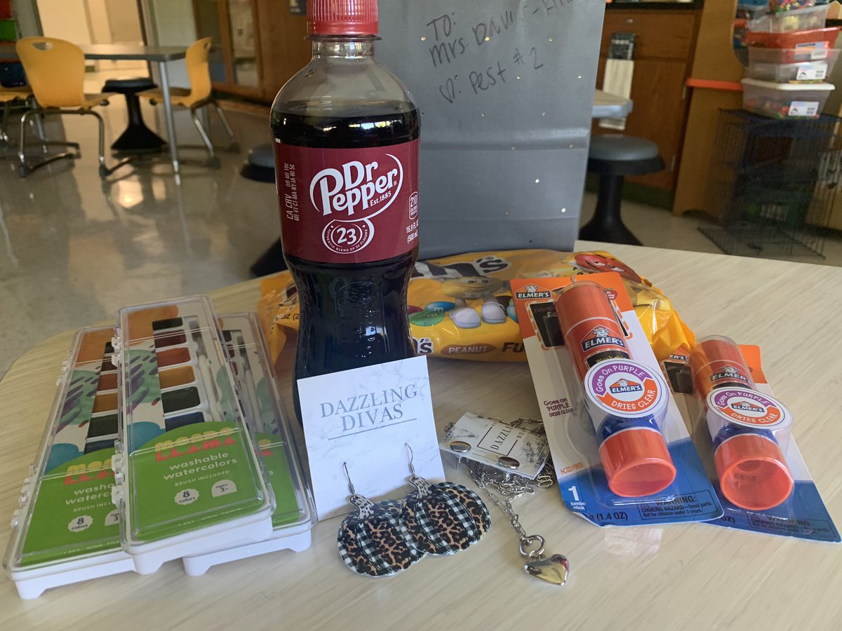 shellidavis's tweet photo. I love my @WilemonPTO P.E.S.Ts! Thank you so much for making my day! https://t.co/rYaXrERTlp