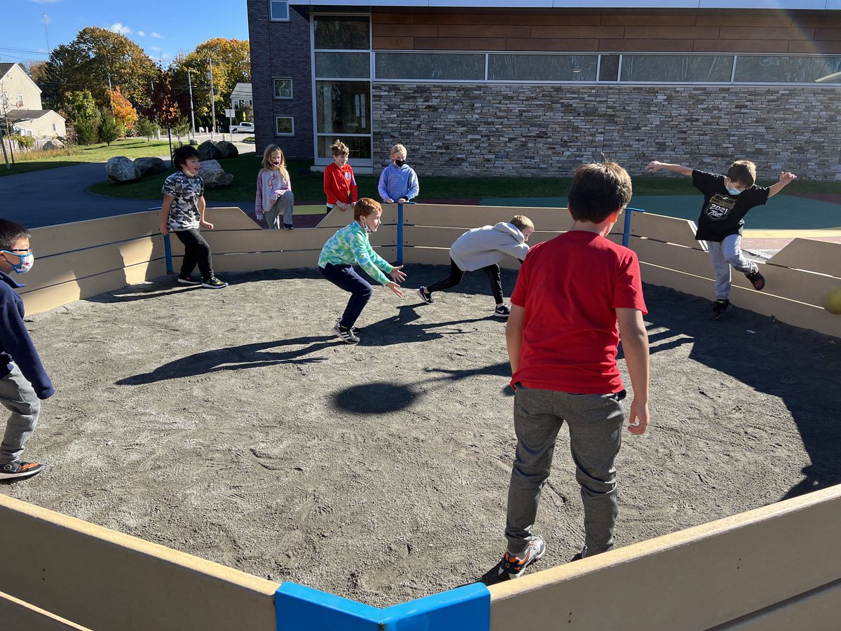 k_12schools219's tweet photo. Woohoo! We love the new installment of this #gagapit. #recessfun https://t.co/ADP86WiMlP
