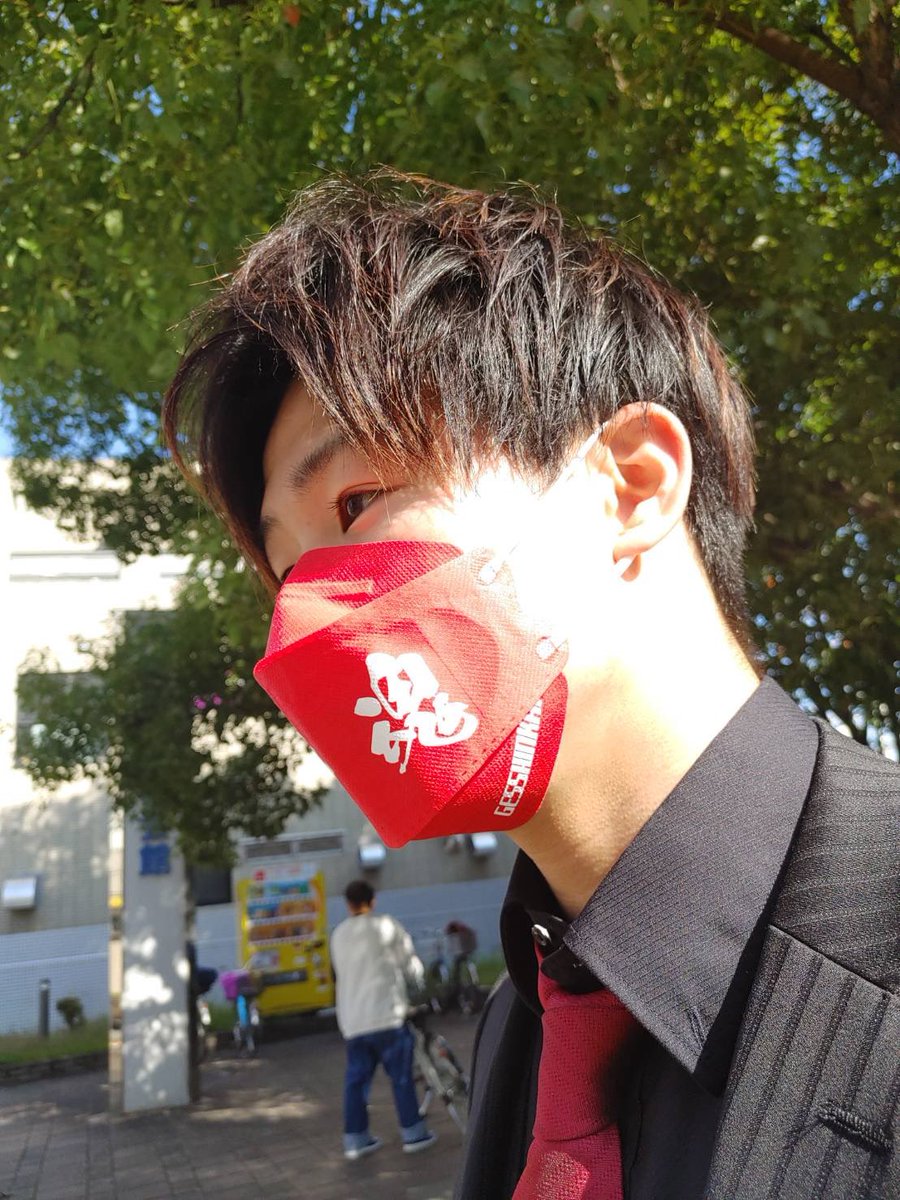 Tatsuya19990507's tweet photo. 昨日は門真市の文化の日の式典に呼んでいただきました✨
文化って…自分には縁がないと思ってたんでビックリです笑
タイガー魔法瓶とガラ助がコラボしてました笑

#門真市
#文化の日
#タイガー魔法瓶
#不織布マスクも侍魂
#k1wgp https://t.co/ouNVcinANt