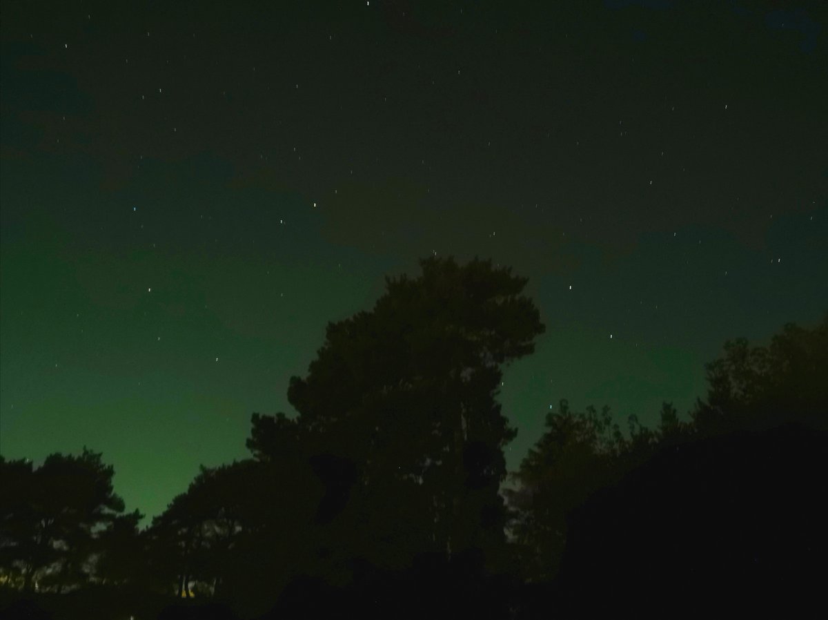 peakcycling's tweet photo. I think I've got a photo of the Aurora Borealis?! I spotted a red alert for tonight for UK activity and got this with an eight second exposure! #aurora #NorthernLights https://t.co/yeDIXCJBd4