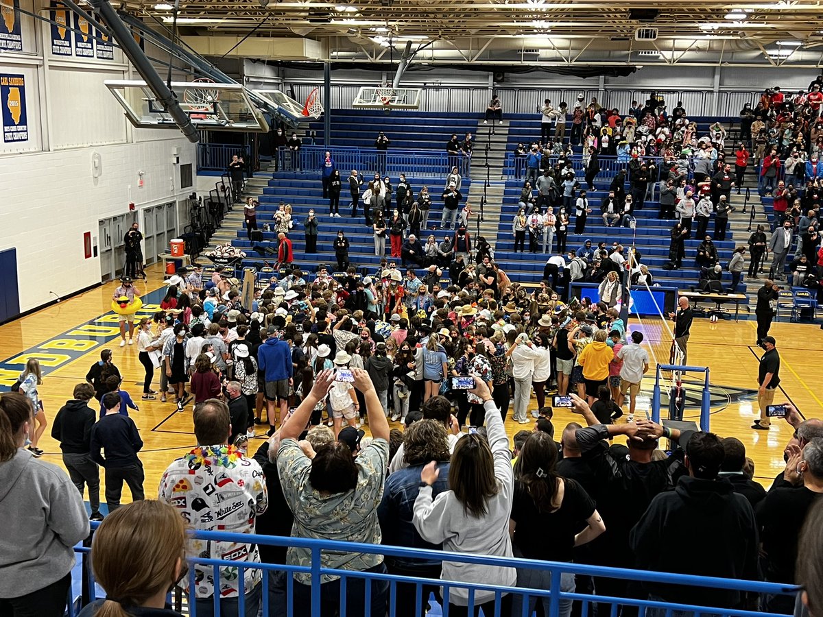This is what high school sports are all about! Such a great atmosphere, so proud of you <a href="/tboltsvb/">Andrew Girls Volleyball</a>! Go get a super section title!