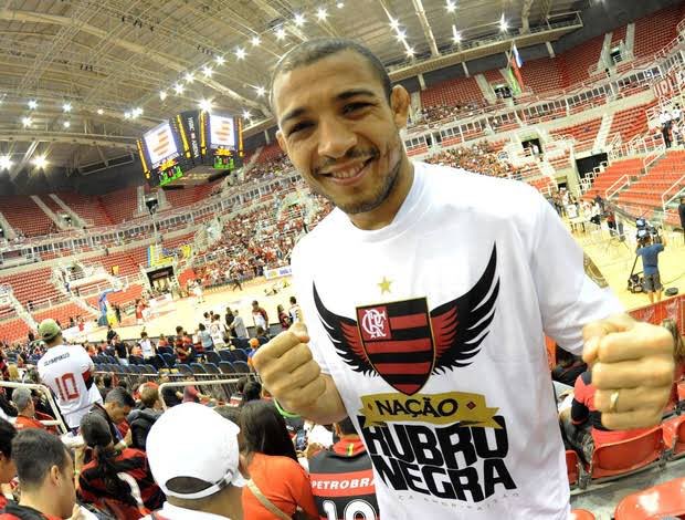 AlexAraujoNeto1's tweet photo. @centraldanacao Vem bate no Aldo @RenatoKayzer https://t.co/FKCU5742xT