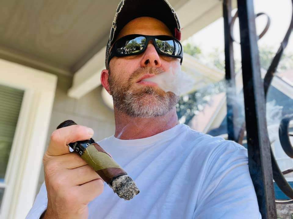Vegas_Cum_Pig's tweet photo. #cigarpig #cigardaddy #cigarporn #breedmyhole #fuckmesir https://t.co/EXlDVUheyd