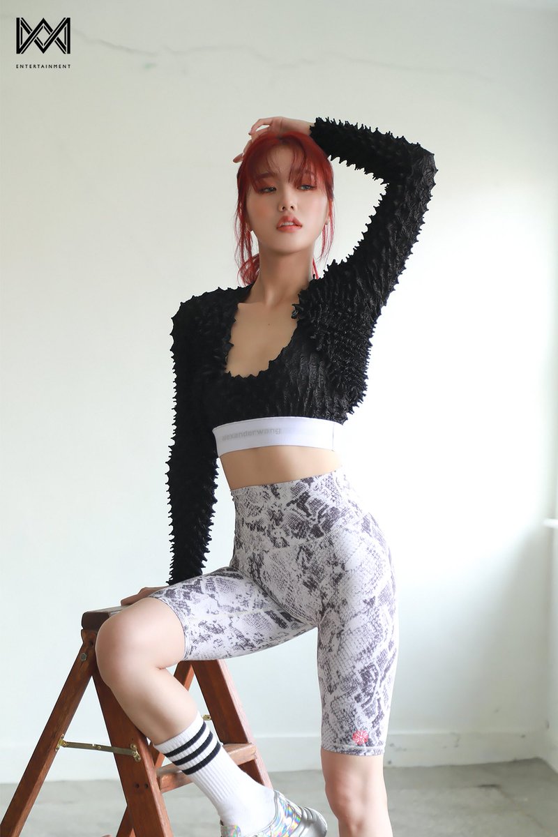 Arab1mimi's tweet photo. [ تحديث ] - 211004
موقع naver بصور لـ ميمي من كواليس جلسة تصوير مجلة Elle الكورية https://t.co/MqoIBrwKIY