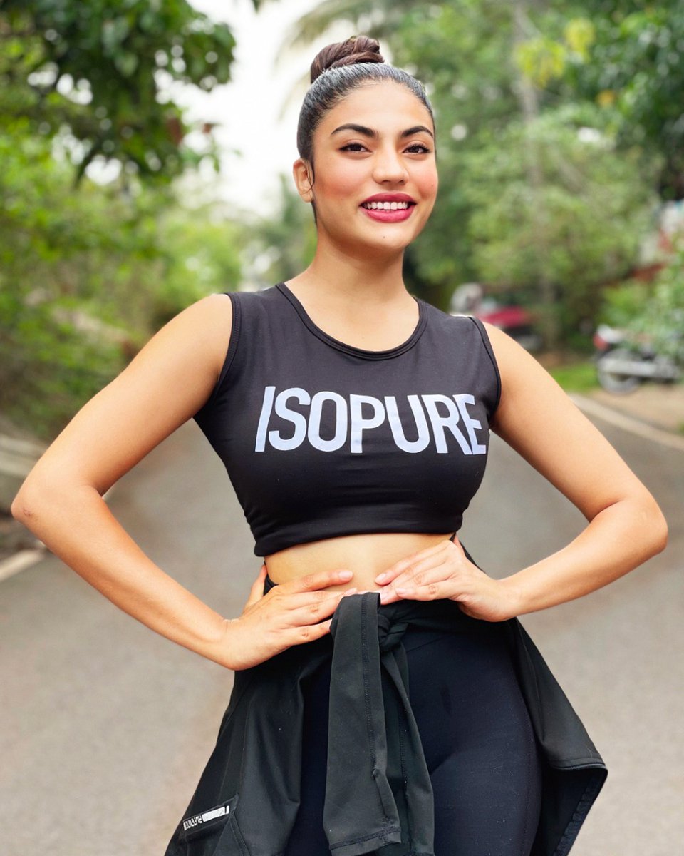IsopureIndia's tweet photo. You know what willful living does to you? It awakens your inner guide and directs you to a beautiful life. Urvi Shetty would agree.

#Isopure #IsopureIndia #teamISOPURE_In  #sponsoredathelete https://t.co/A40VTOGZua