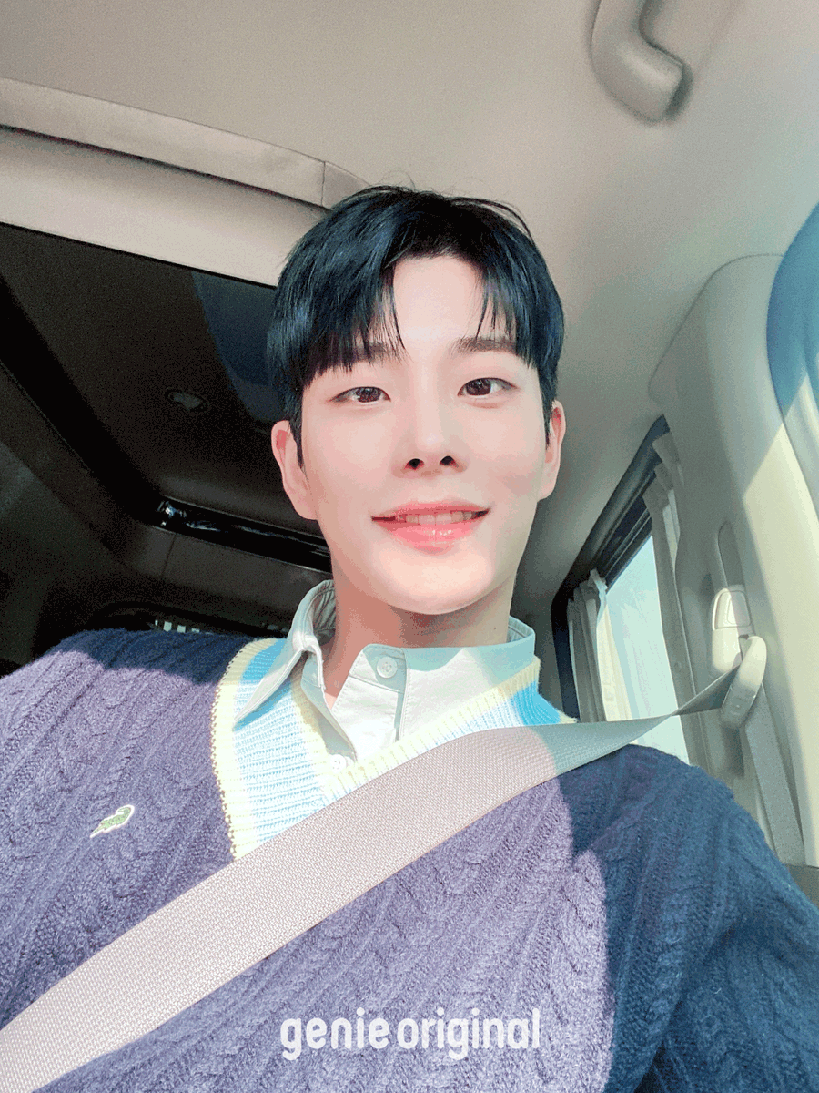 genieoriginal's tweet photo. [GUEST #ASTRO]  
로하 모두 소리지~~르지말고 박수쳐어어👏👏 코시국에 아스트로와 떠나는 런던(?) 여행💙 내일밤 만나요👋@ASTRO_Staff 

- 11/5 19:00 #혹캉스 EP 01 
- 11/9 19:00 #혹캉스 EP 02 

미리 구독/알림해두기👇
https://t.co/pRyGGeZf6z https://t.co/rDD0IBzOb6