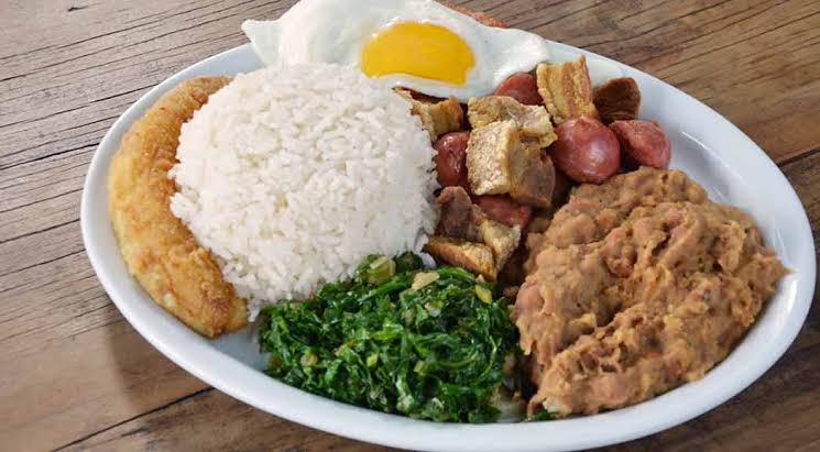 tarsoflx's tweet photo. @LissySandwich Churrasco, virado a paulista, feijoada, coxinha 🇧🇷 https://t.co/kfTfqPwY7M