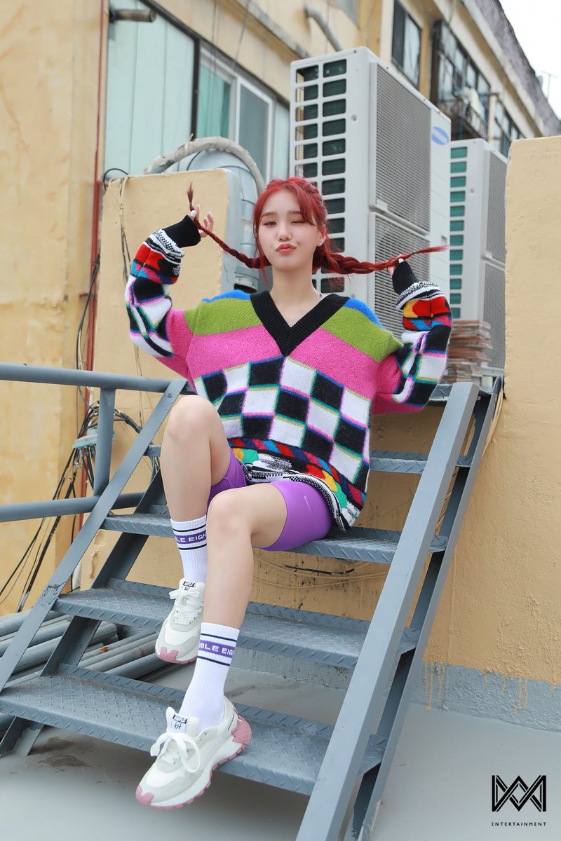 Arab1mimi's tweet photo. [ تحديث ] - 211004
موقع naver بصور لـ ميمي من كواليس جلسة تصوير مجلة Elle الكورية https://t.co/iYWvYosoi2