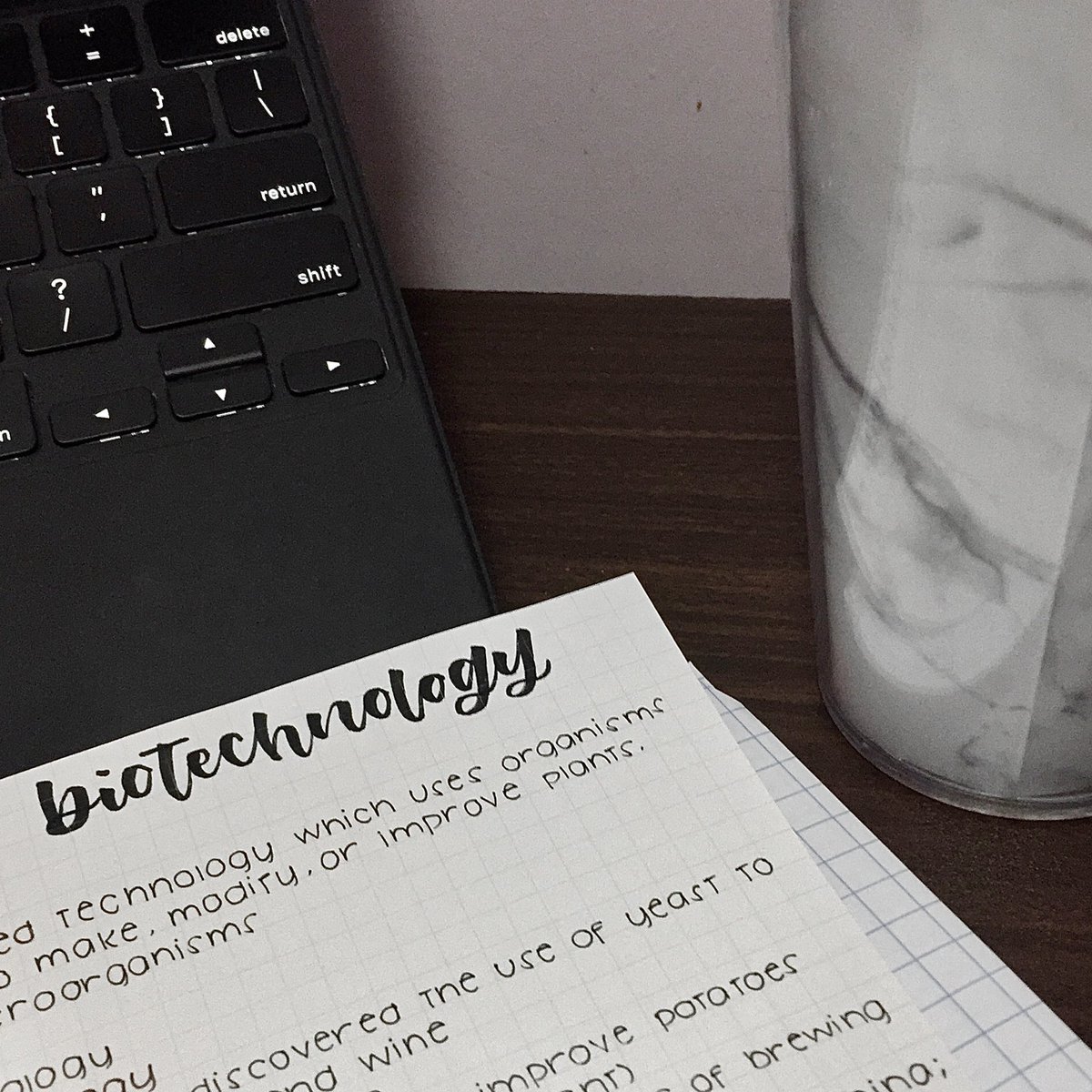 yanaqihara's tweet photo. [ #studyspo ] went back to black and white for some peace of mind 🗯❔❕ https://t.co/12L6Mxw8m6