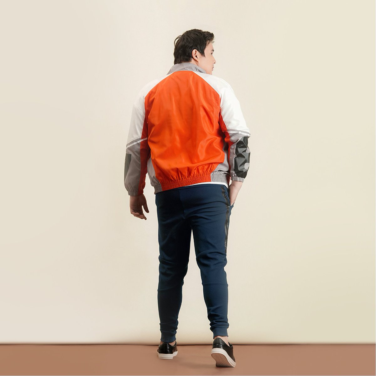 benchtm's tweet photo. Jacket game strong, @mattlozanomusic 👌🏼

Our #BENCHPlus holiday collection is here! Shop holiday styles for every body in-stores or online at https://t.co/AmywXo1aXl.
 
#BENCHHoliday2021
#BENCHForEveryBody https://t.co/2ohiWk4l0W