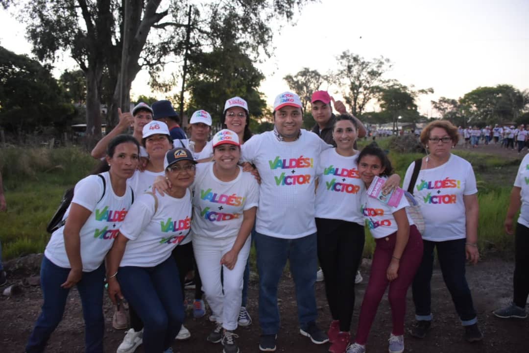 Pablo_romerook's tweet photo. ¡MÁS PREPARADOS QUE NUNCA PARA SER LA PRÓXIMA GESTIÓN! 🙋🏻‍♀️🙋🏻‍♂️ con cariño, fuerza y energía, copamos las calles de Mercedes 🙌🏼 y estamos convencidos que somos LA MEJOR OPCIÓN PARA EL FUTURO DE MERCEDES 💪🏼 #VamosConstruyendoFuturo https://t.co/uoCe9EJQIU