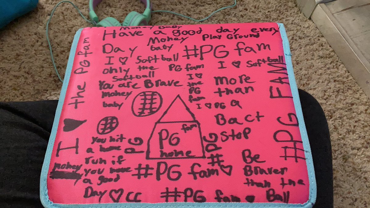 CecilyLichty's tweet photo. Look what I did to my binder today #PG fam https://t.co/rb7HnUx5Ei